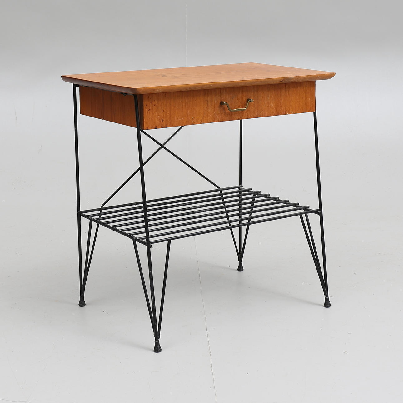 BORD, stringmodell, 1950-tal.