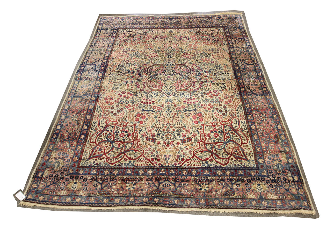 ORIENTALISK MATTA. Kirman, semiantik, 283 x 210 cm.