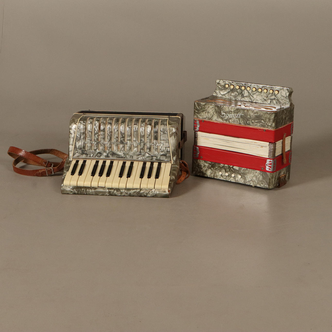 DRAGS / DOOR PLAYS 2 blandt andre Sonnet.