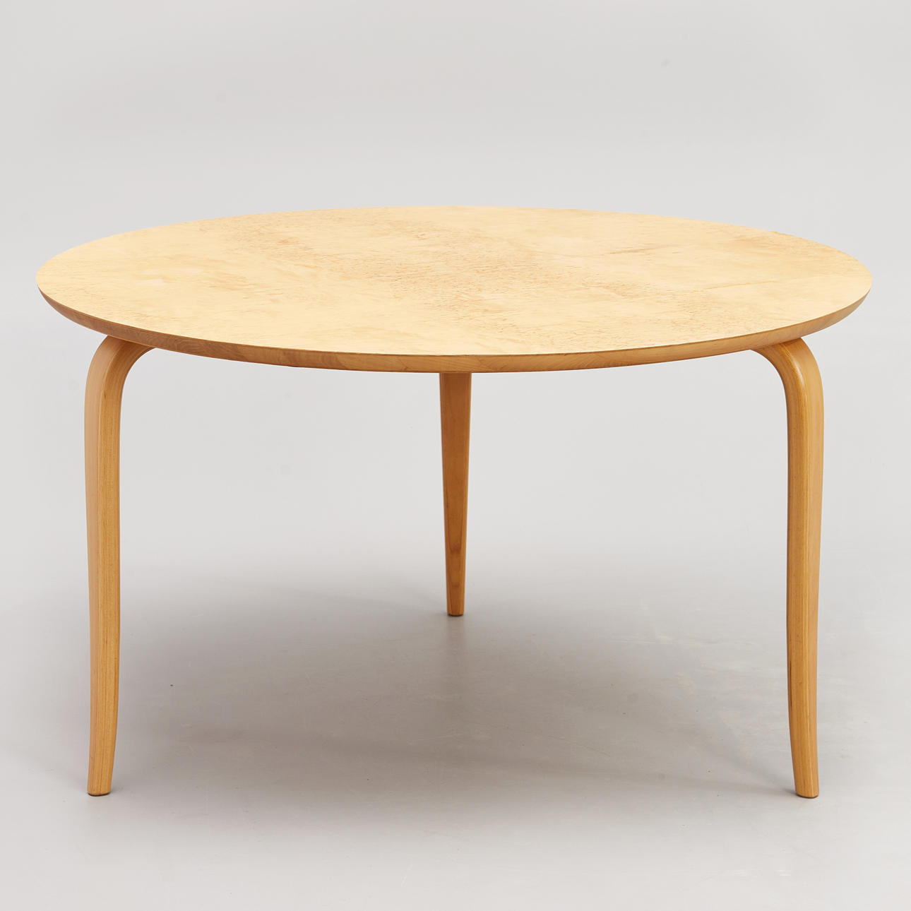 BRUNO MATHSSON. „Annika“, Couchtisch, Dux. Gebrandmarkt.