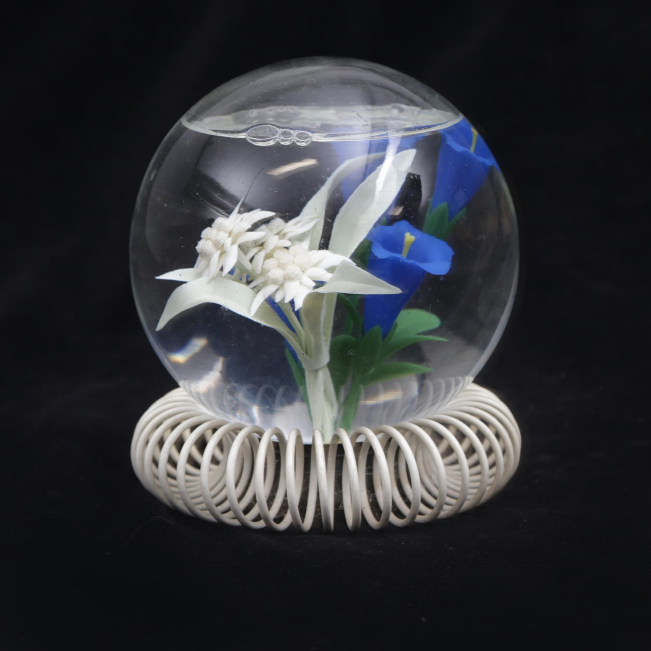 LJUSSTAKE, metall, och GLASKULA, moderna.