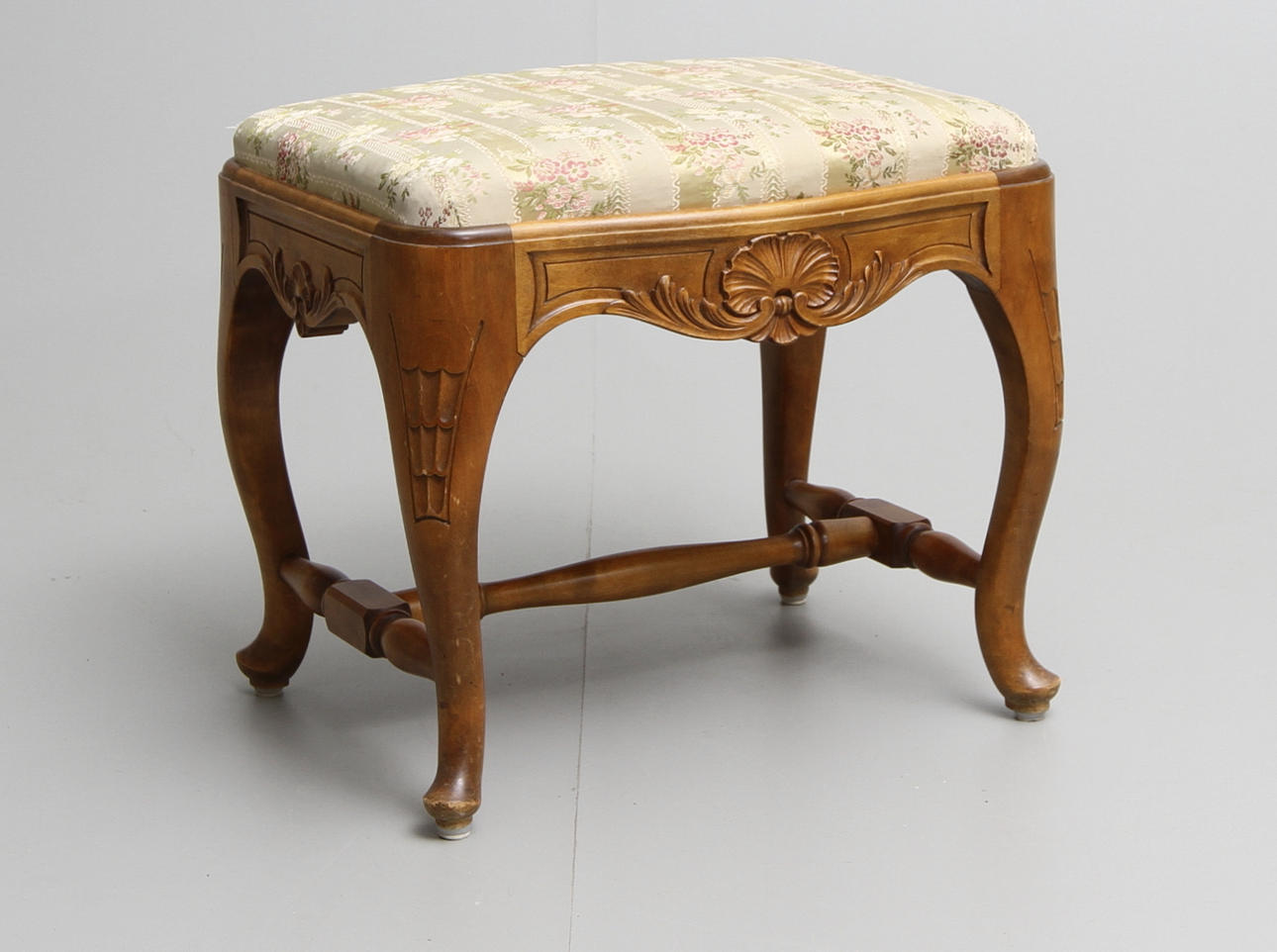 TABURETT, bondrokokostil, 1920-tal.