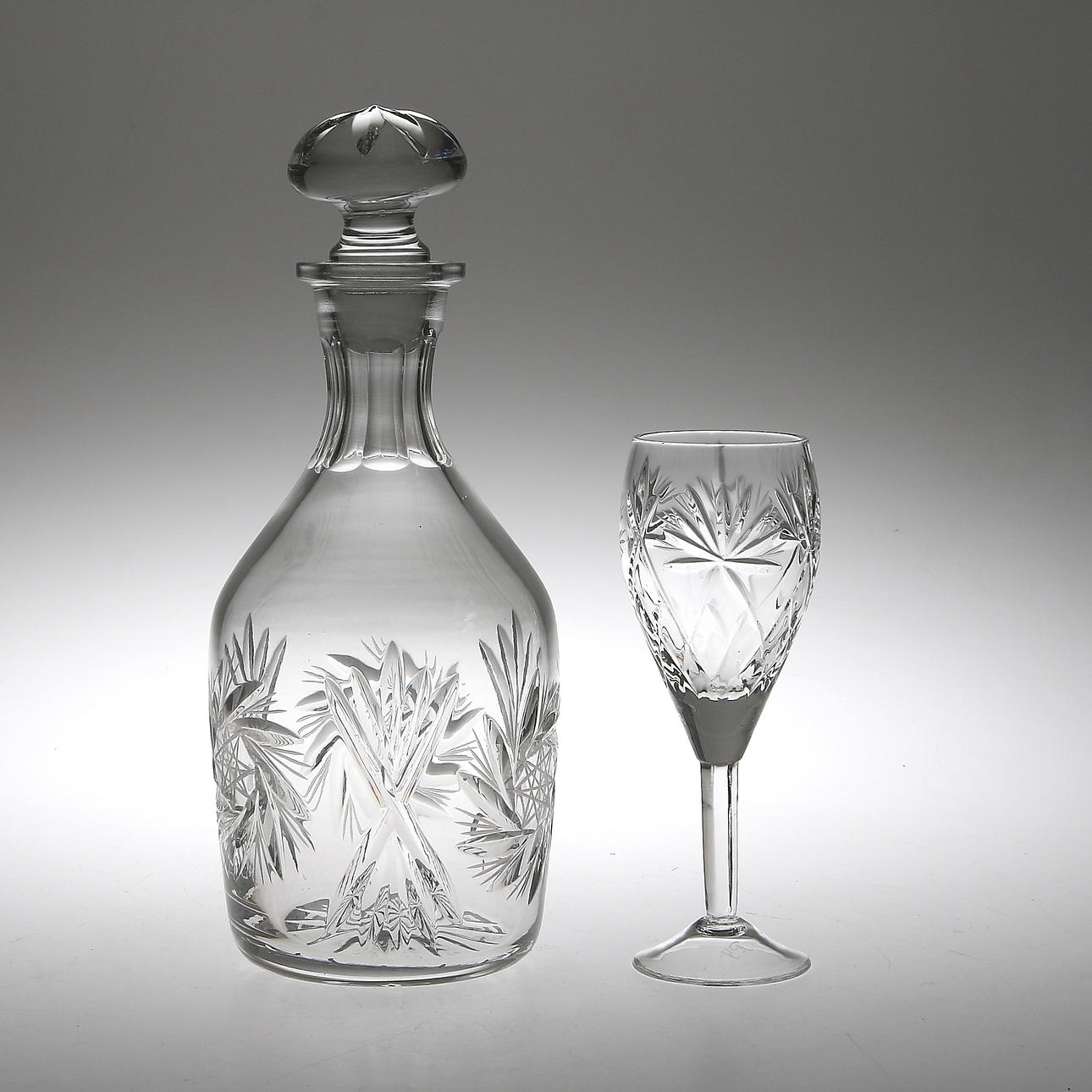 GLAS samt KARAFF, 13 delar, signerade RY. 1900-tal.