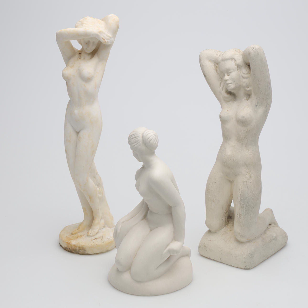 FIGURAS, 3 uds. compuesto de fundición.