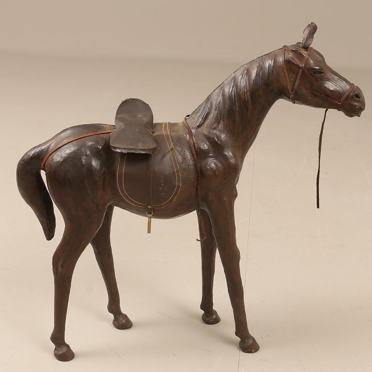 SKULPTUR, häst, läder, 1900-tal.