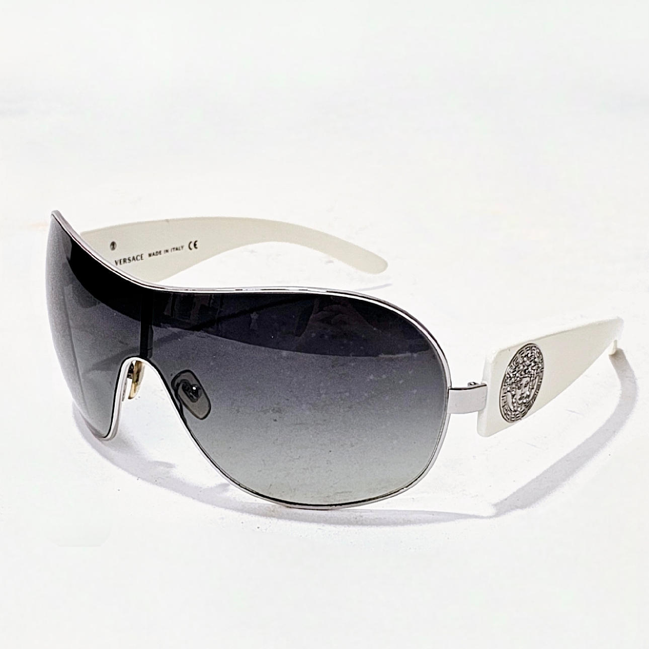VERSACE. SUNGLASSES MODEL 2061-B 1000/8G 125 3N. JELLYFISH  display picture 3