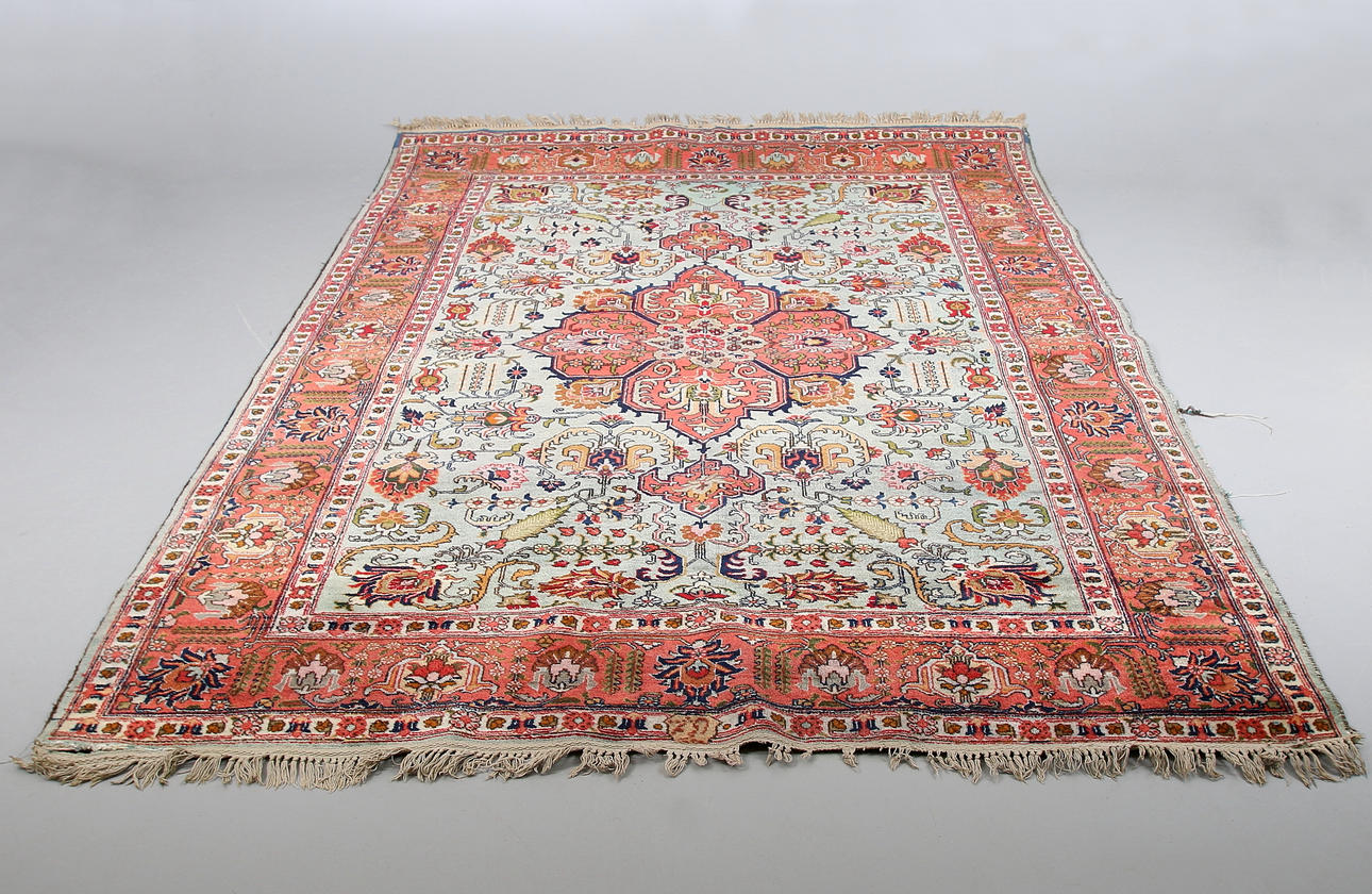 MATTA, Täbriz, signerad. Ca 205 x 290 cm.