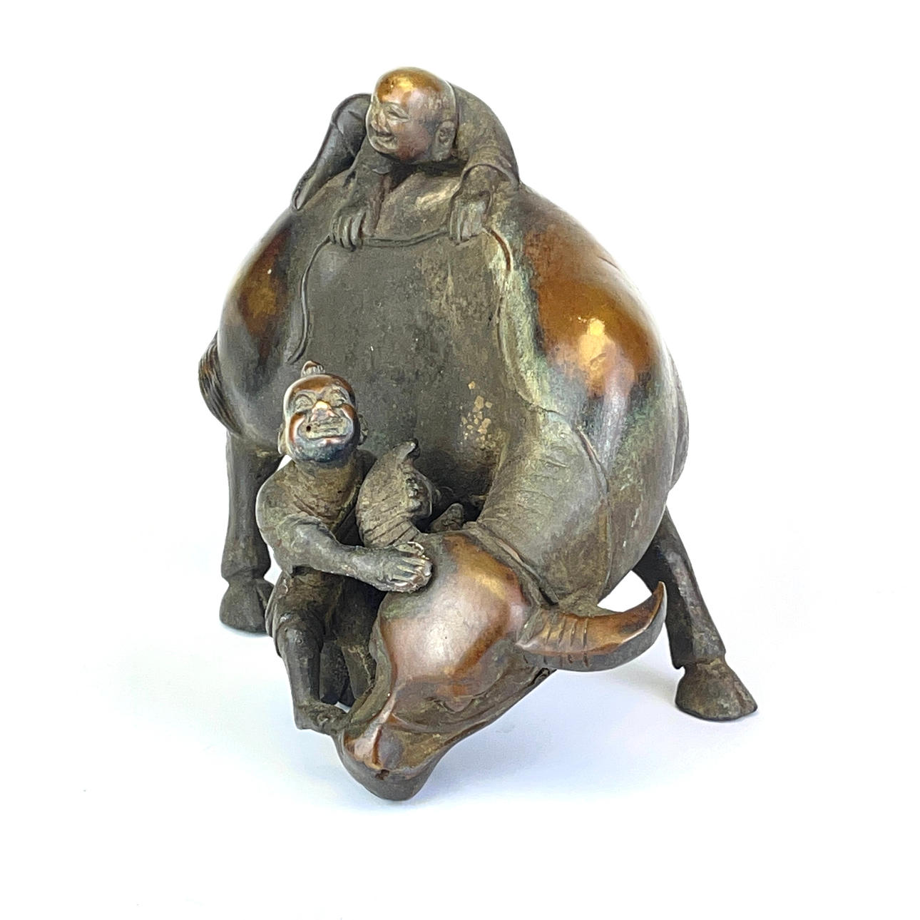 ANTIQUE CHINESE WATER BUFFALO FIGURE.