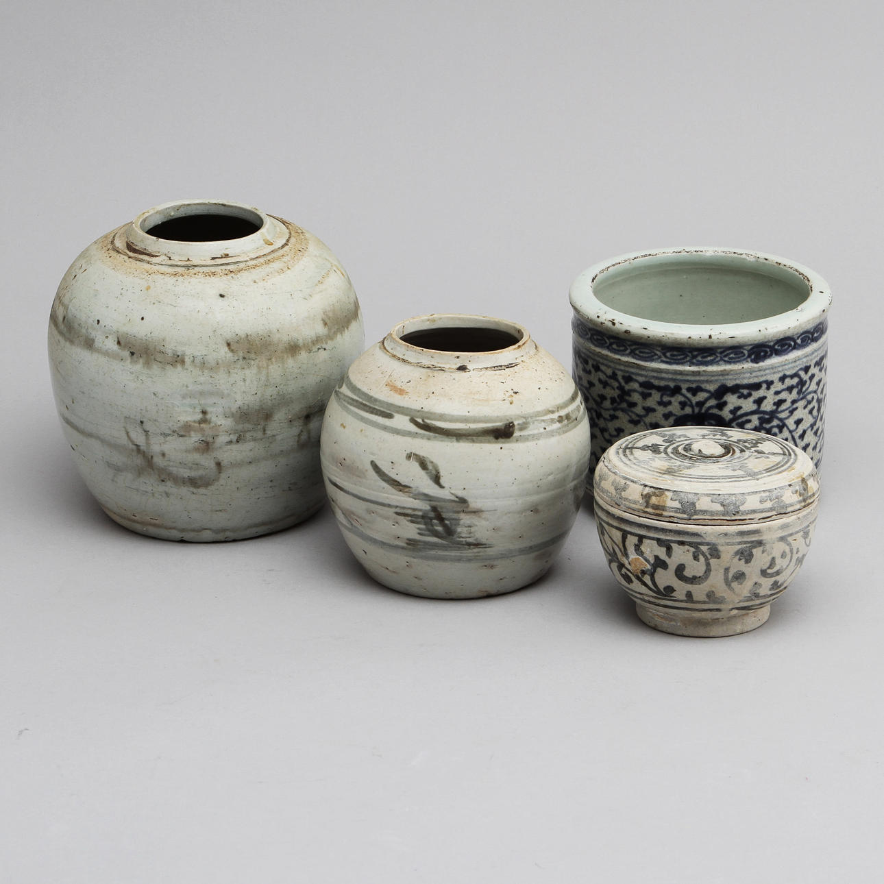 ORIENTALISK KERAMIK, 4 delar, 18/1900-tal.