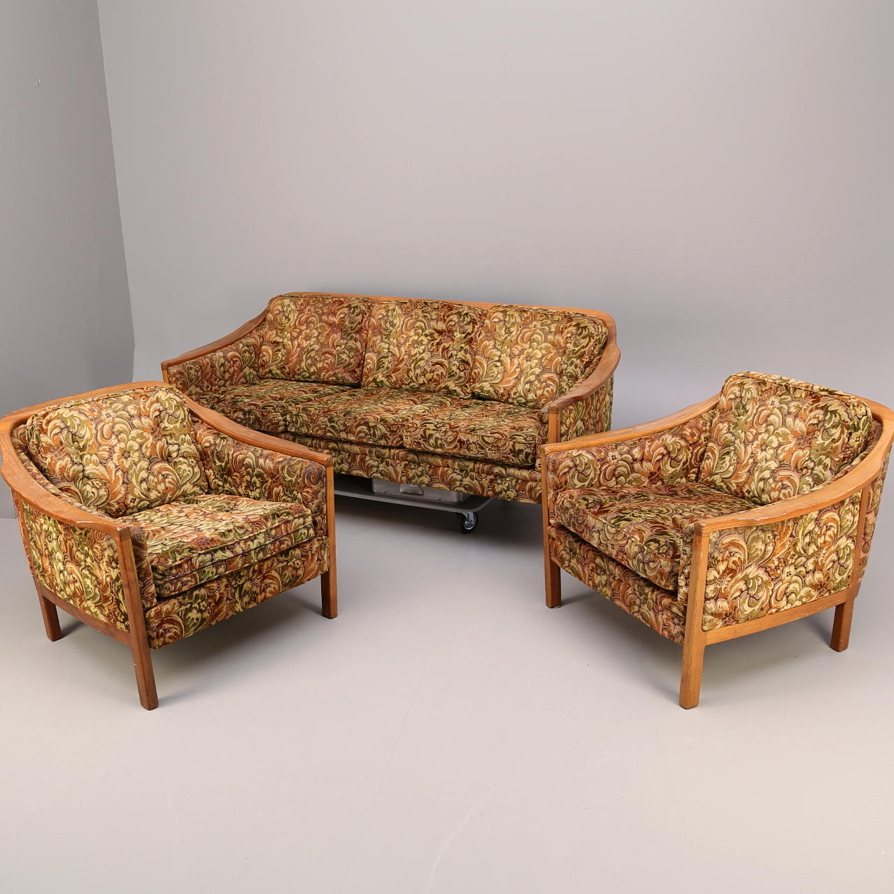 SOFFGRUPP, Bertil Fridhagen för Bröderna Andersson, valnöt.