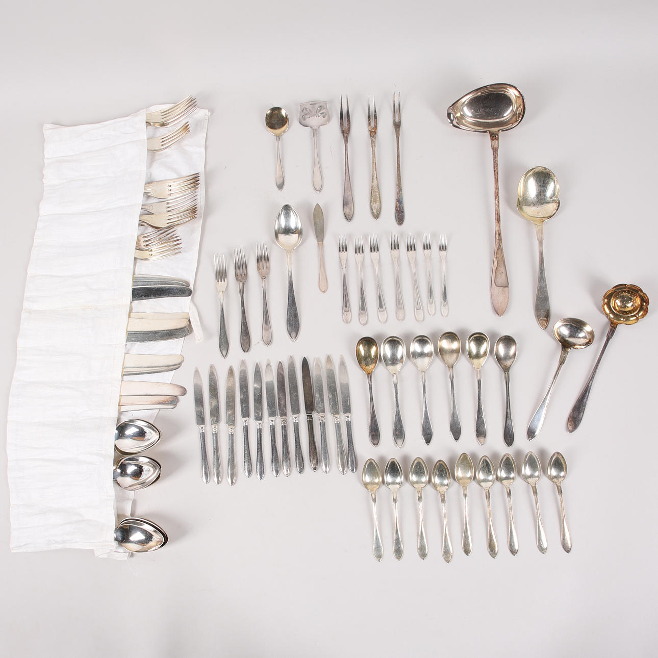 BESTICK, 87 delar, "Svensk spets", nysilver.
