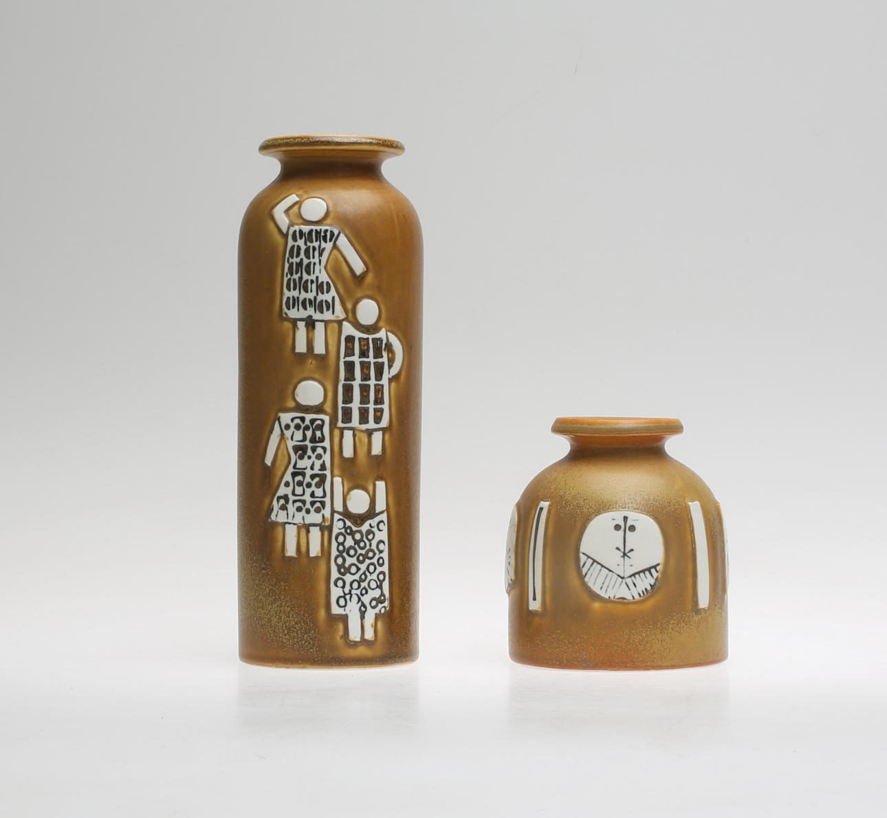 LISA LARSON. Vaser, 2 st, stengods, "Thalia", Gustavsberg.