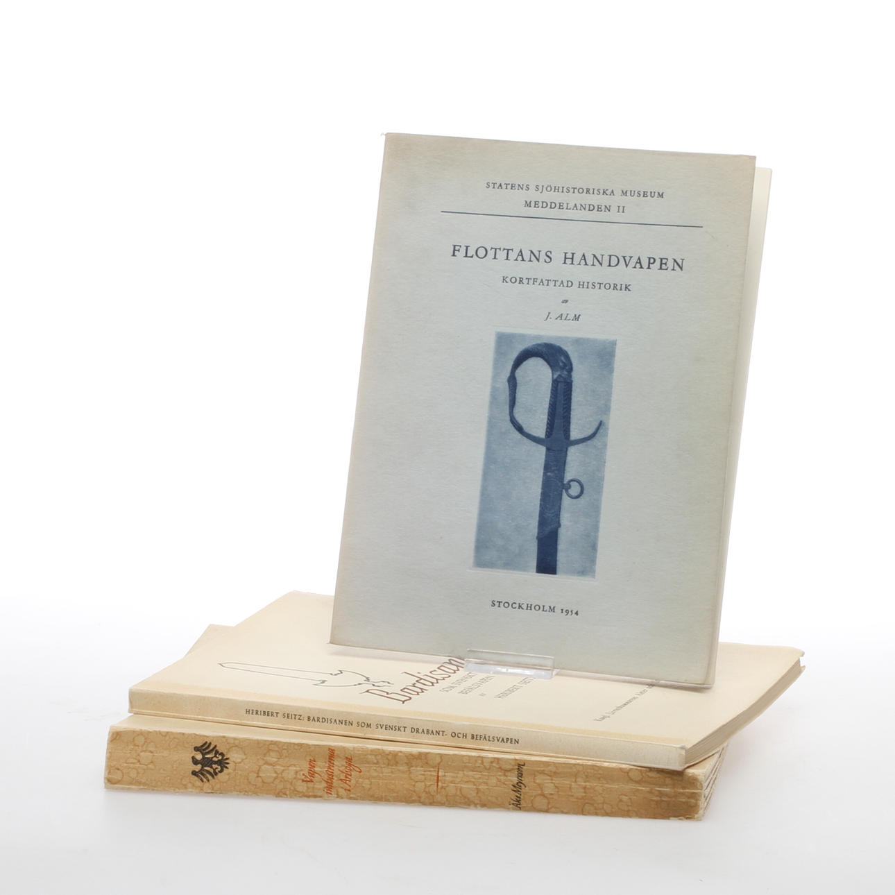 BÖCKER, 3 st, Blankvapen, bla Flottans handvapen av J. Alm.