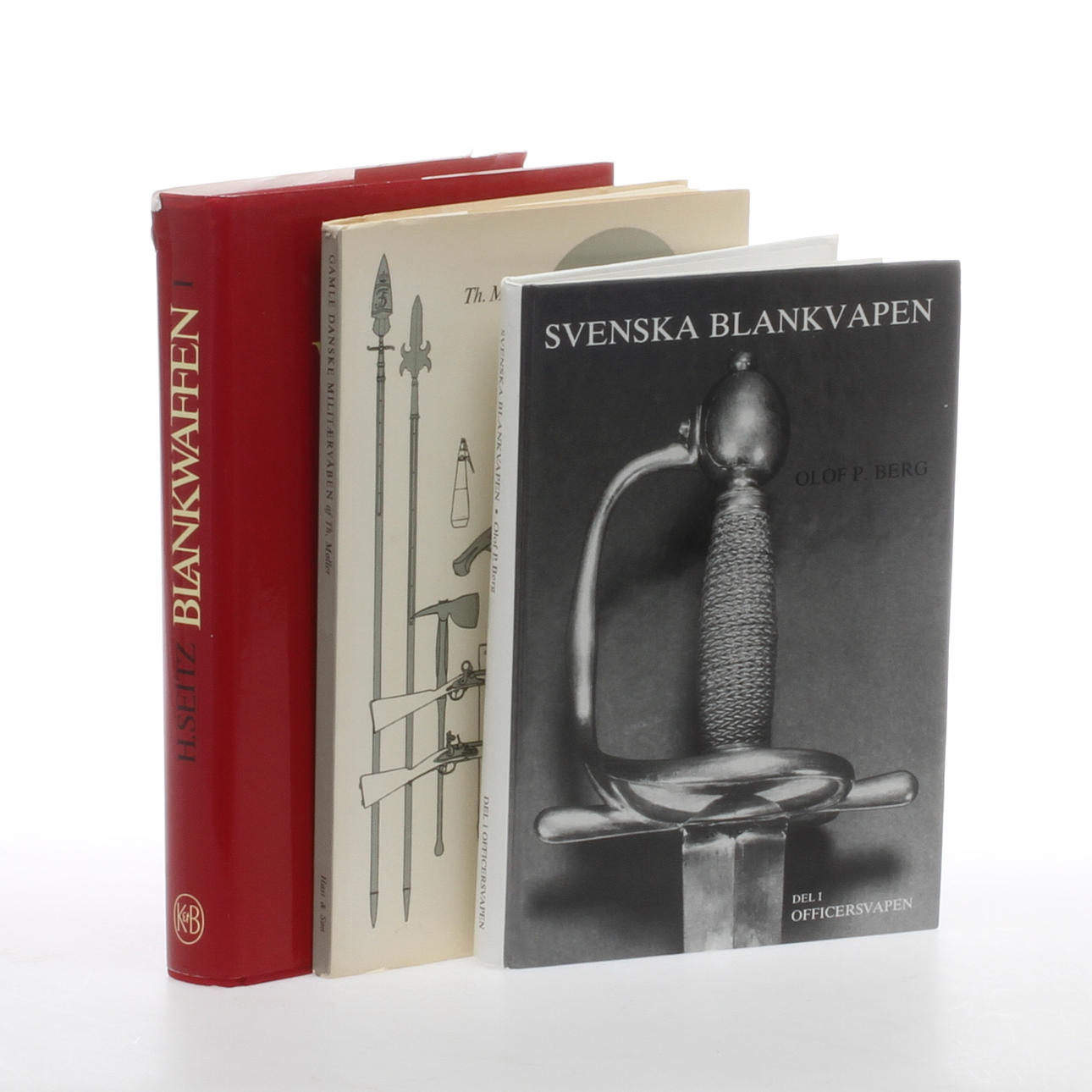 BÖCKER, 3 st, Blankvapen, bla "Svenska blankvapen" av Olof P. Berg, del I.