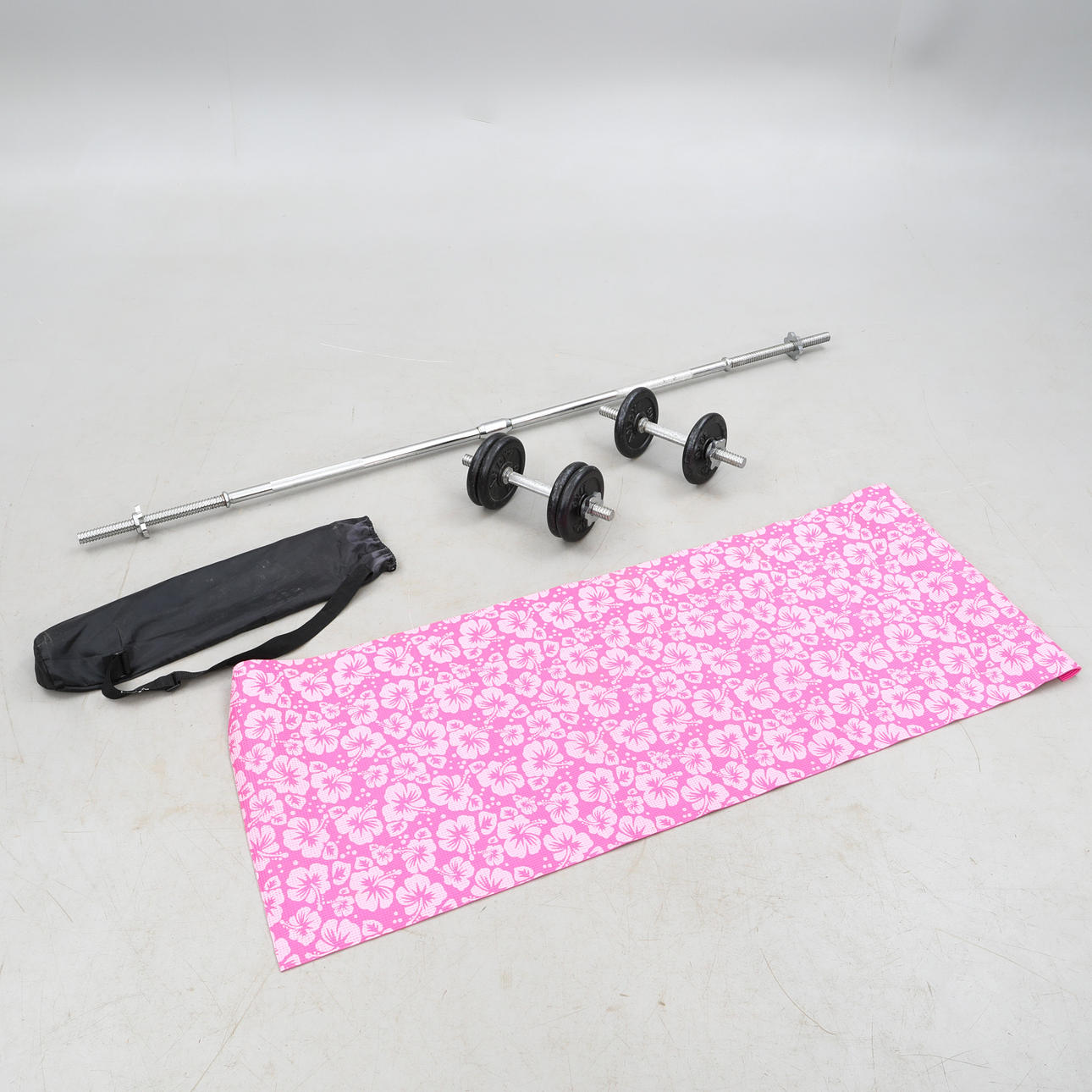 PUHKAVÄHESETTI ja joogamatto.