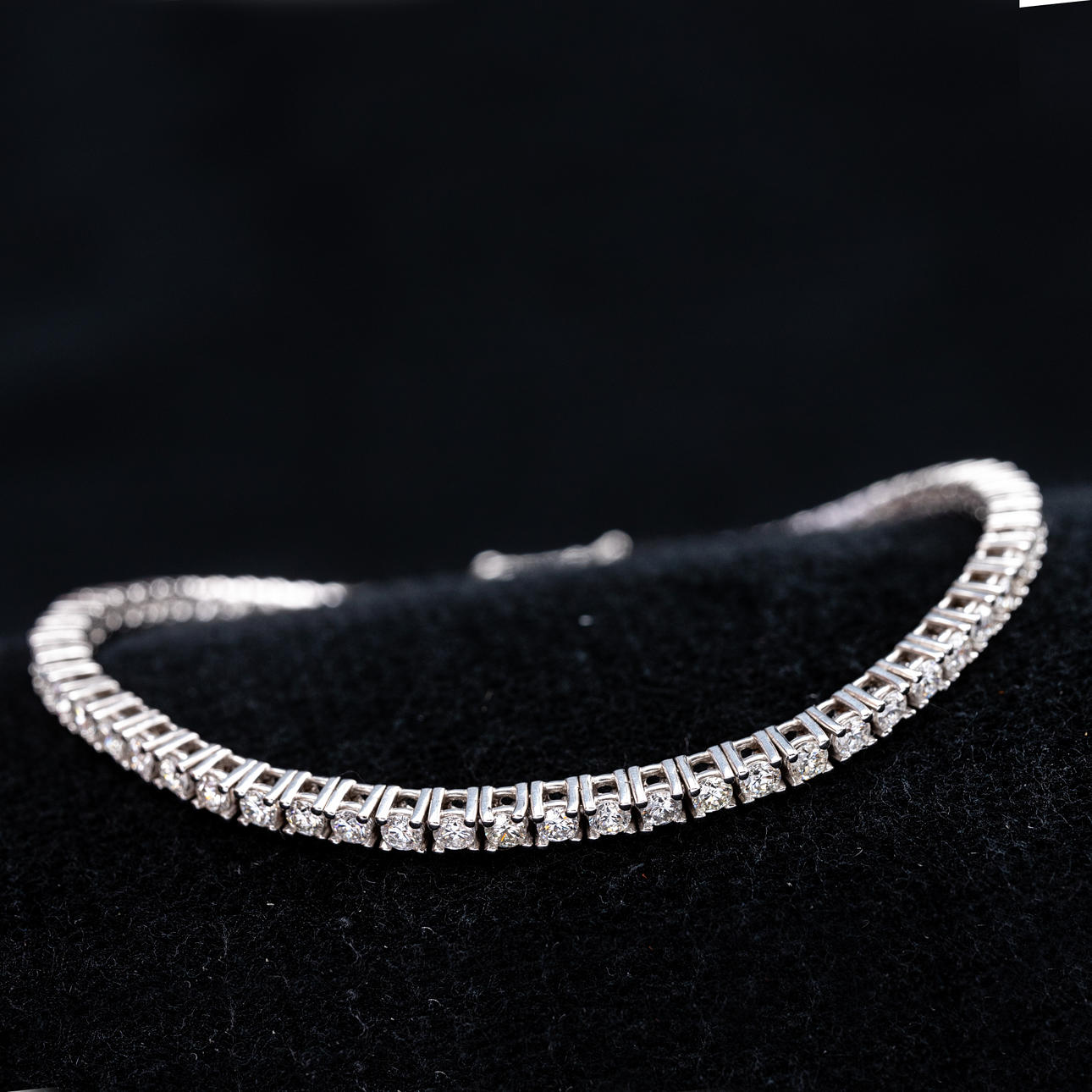 Timantti tennisranneke n. 3,68 ct.