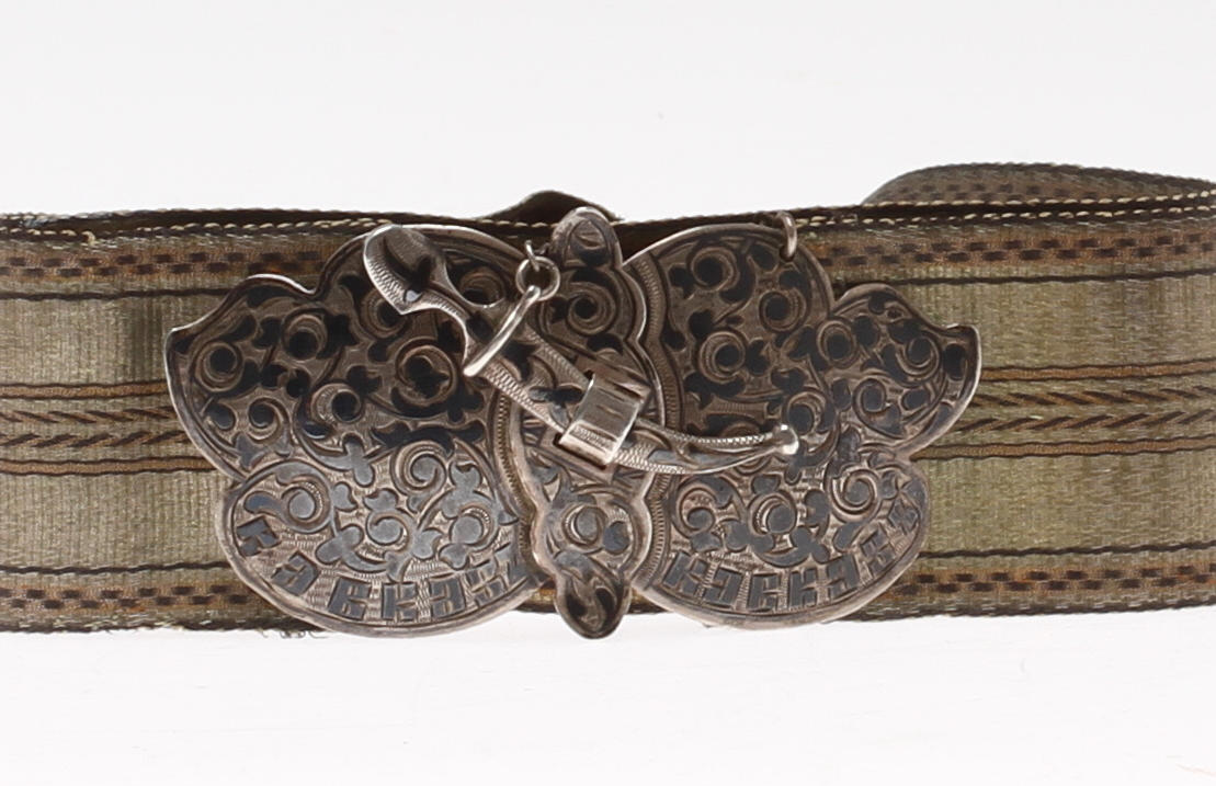BÄLTESSPÄNNE, silver, med bälte. Ryssland, St. Petersburg, efter 1908.