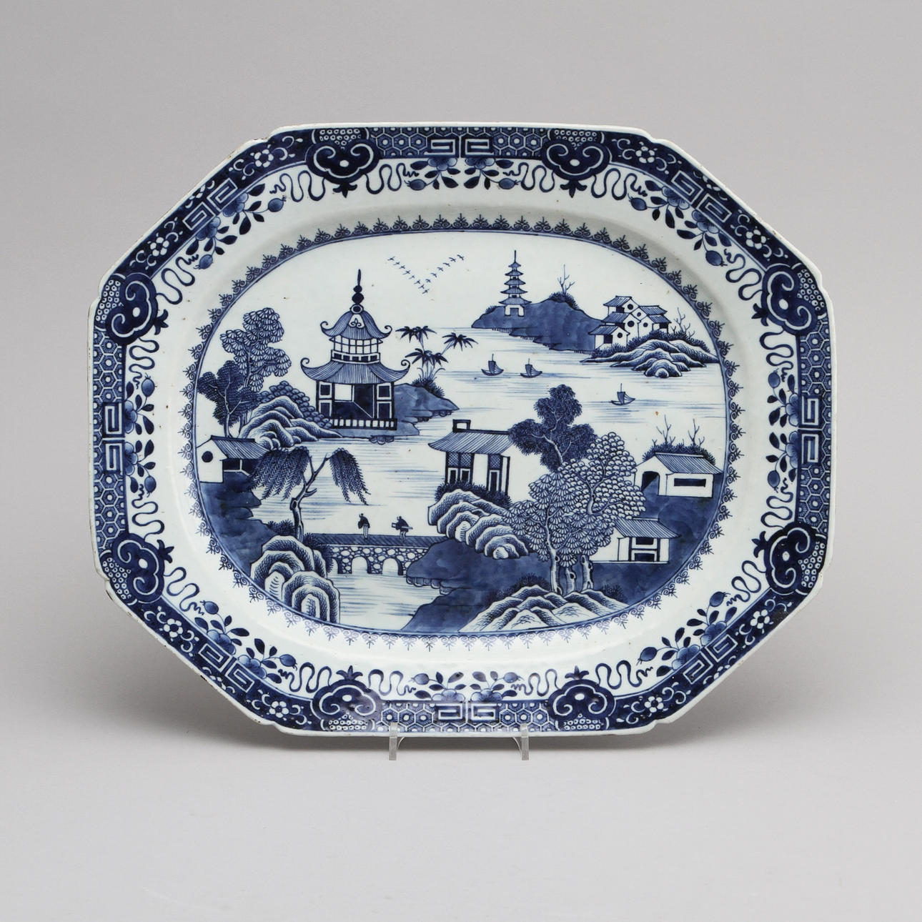 STEKFAT, porslin, Kina, 1700-tal.