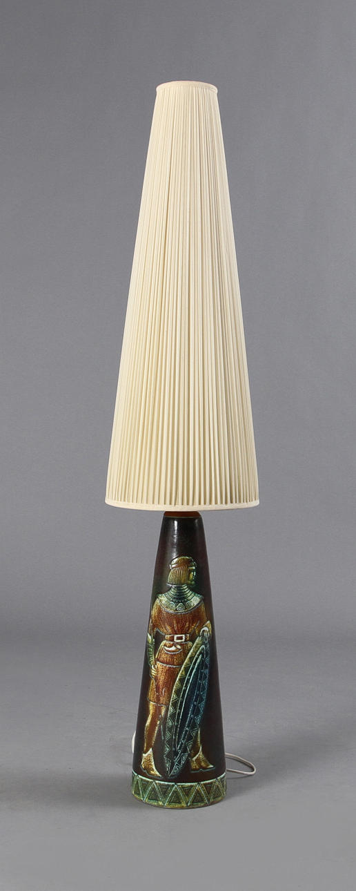 GOLVARMATUR, Keramik, dekor av krigare.