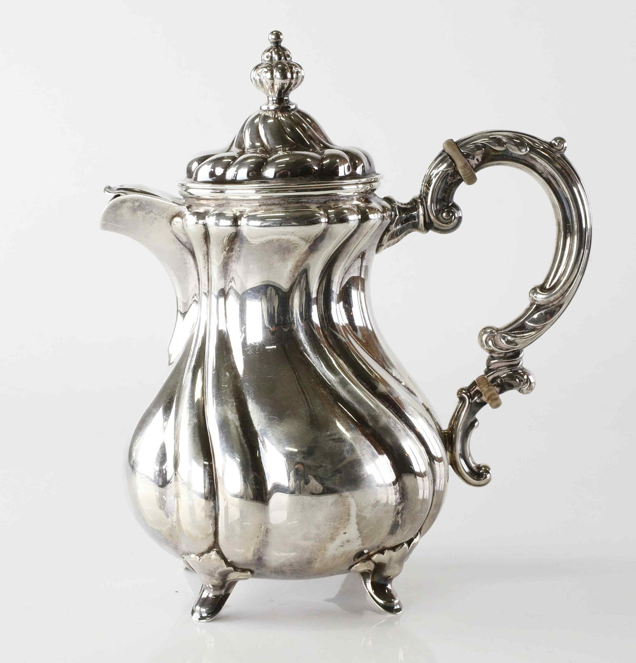 JARRA, estilo Rococó, plata 835. siglo 20.