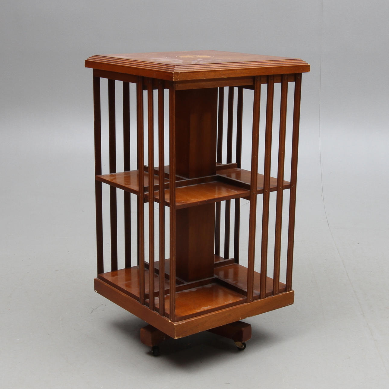 BOKSNURRA, engelsk stil, 1900-tal.