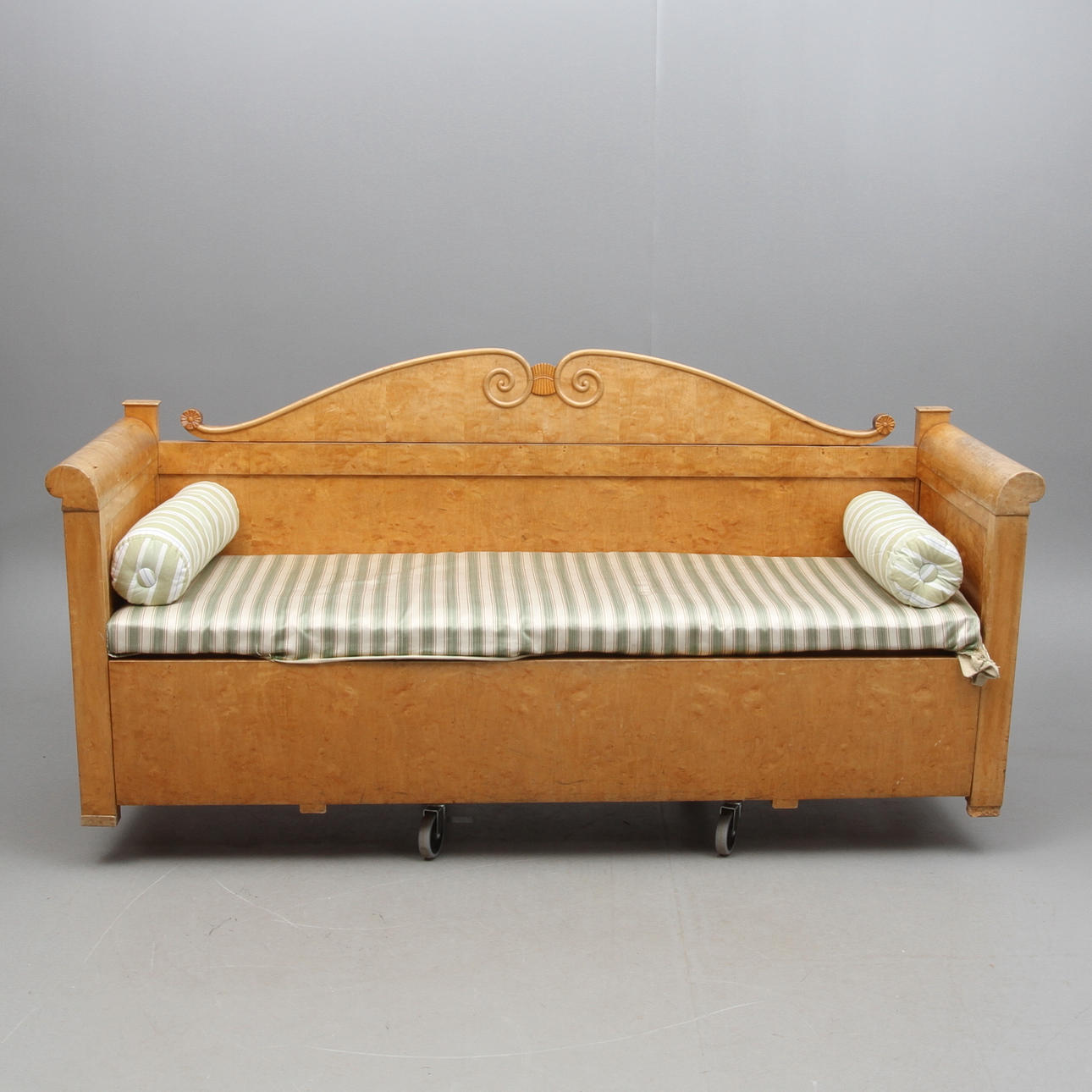 UTDRAGSSOFFA, 1900-tal.