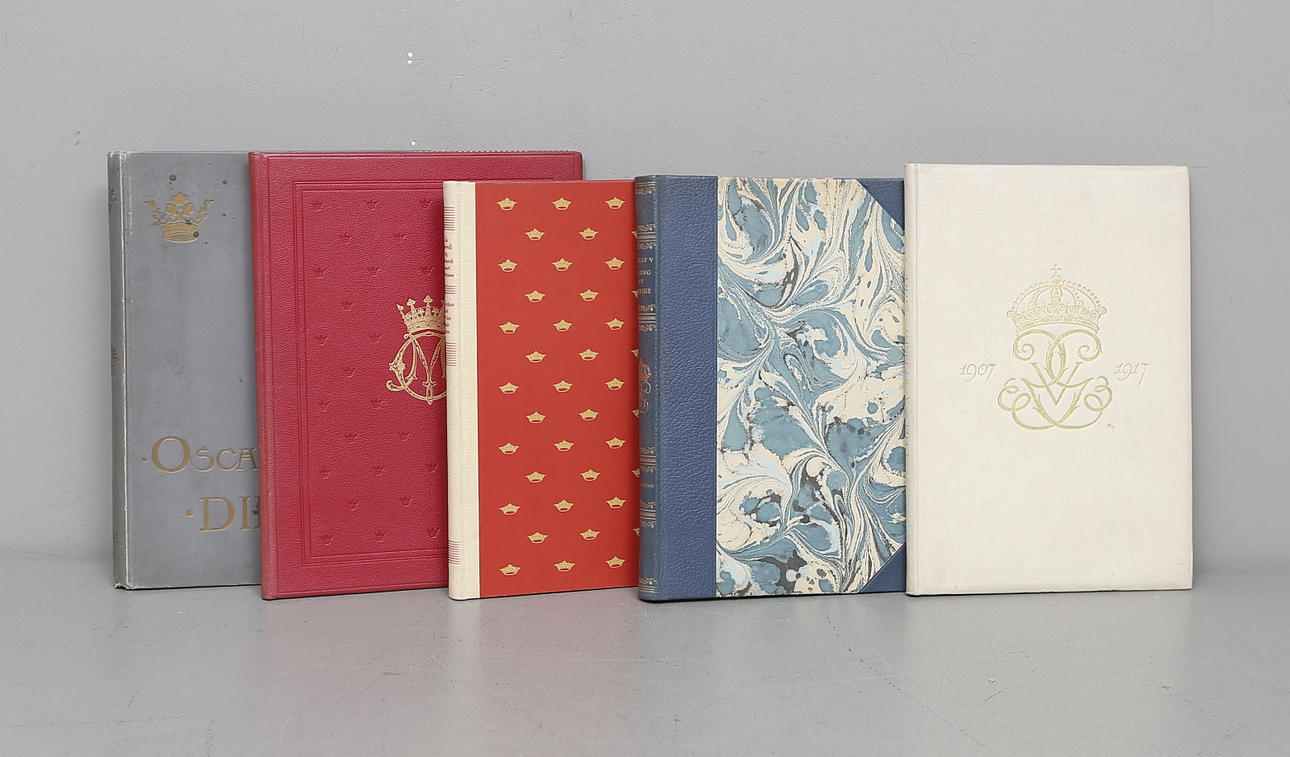 BÖCKER, 5 st, om Sveriges kungahus, 1900-talets första hälft.