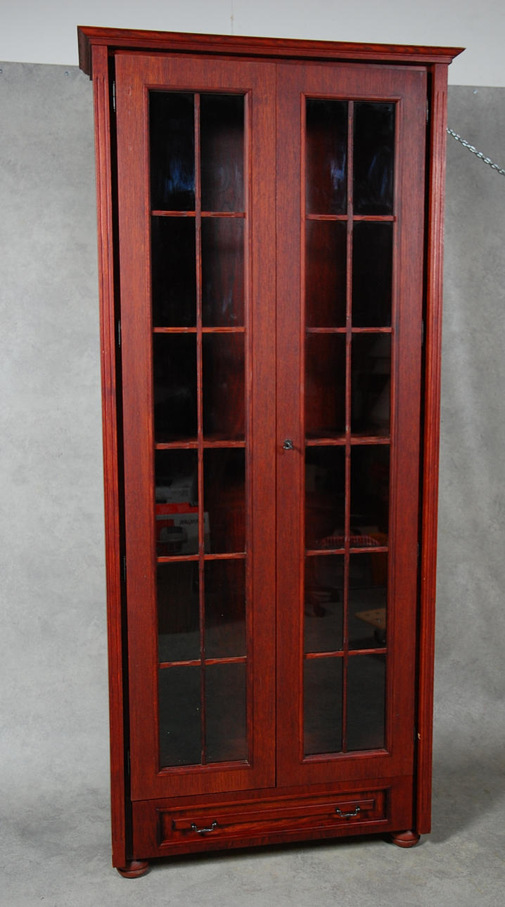 BOKKSKÅP, med glasdörrar, 1900-talets senare del.