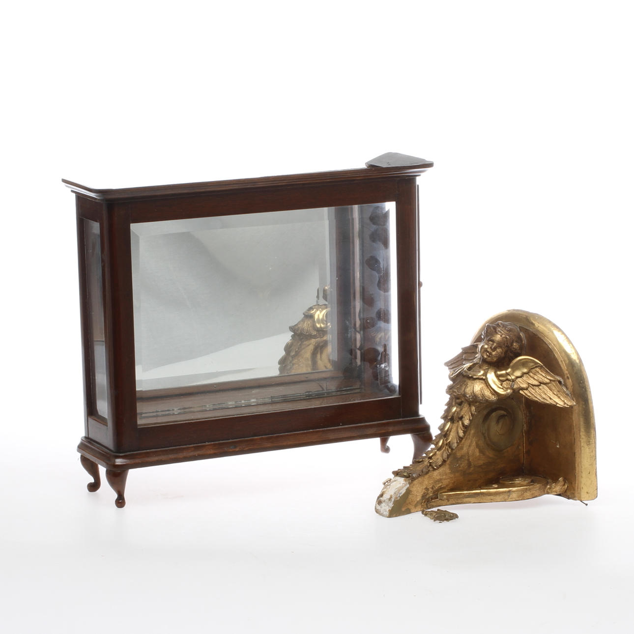 KONSOLHYLLA samt BORDSMONTER, 18/1900-tal.