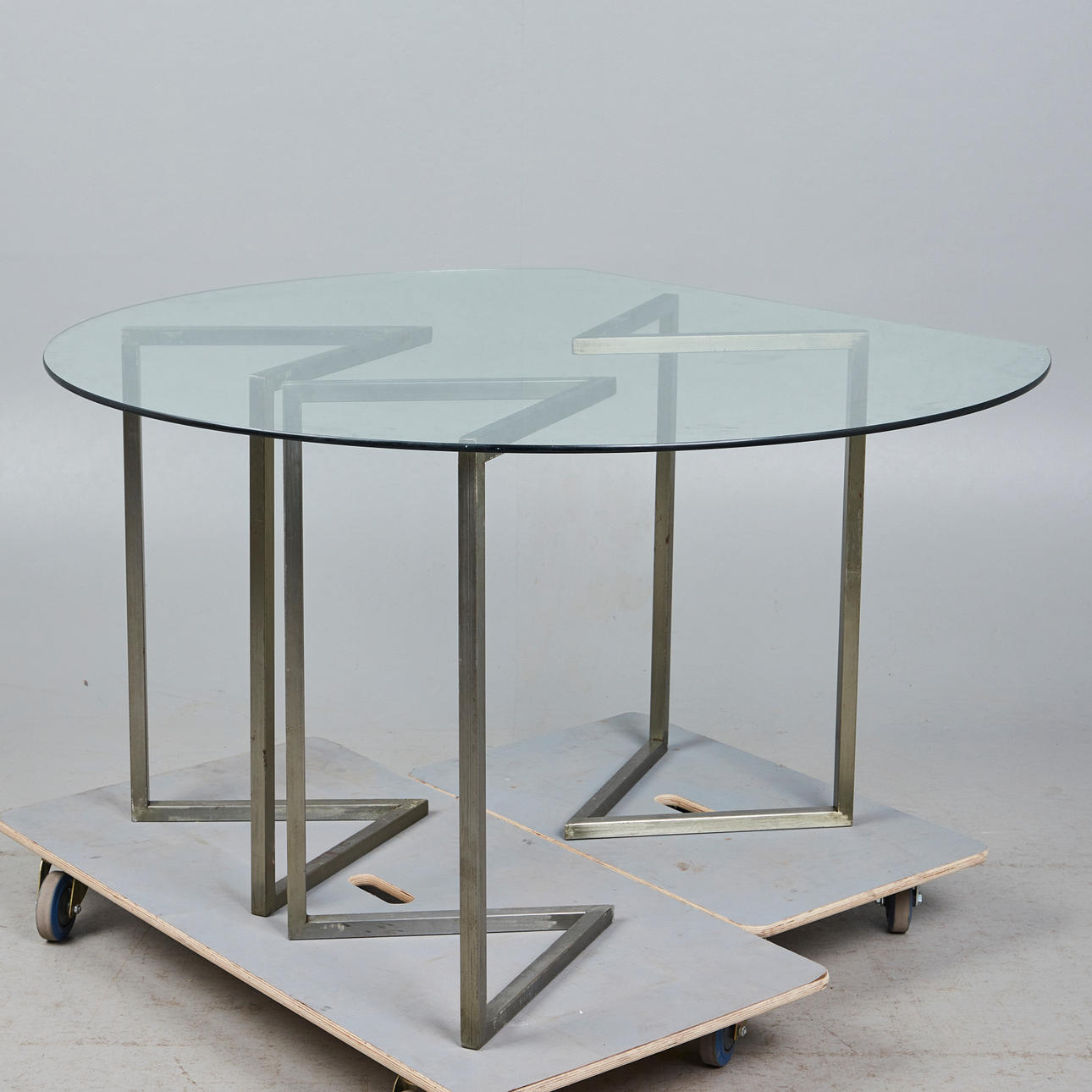 Glasbord / spisebord, glas, stål.