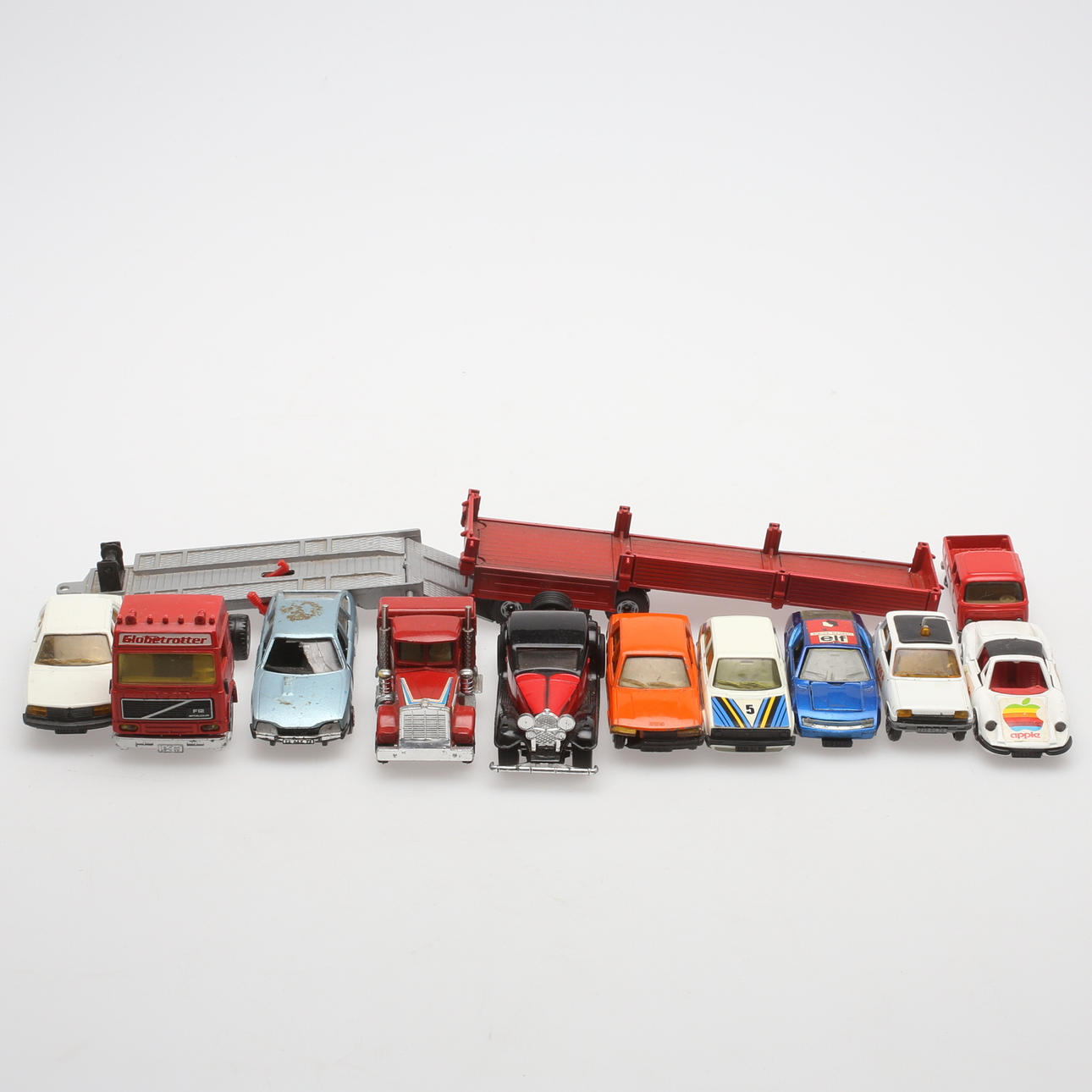 LEKSAKSBILAR, 12 st, mestadels Norev, Frankrike, Tyskland samt Spanien, 1900-tal.