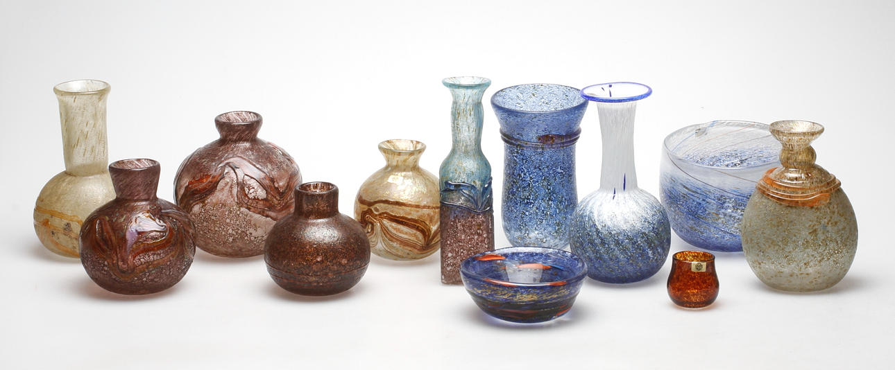 GLASFÖREMÅL, 12 delar, Milan Vobruba, Gusum, signerade.