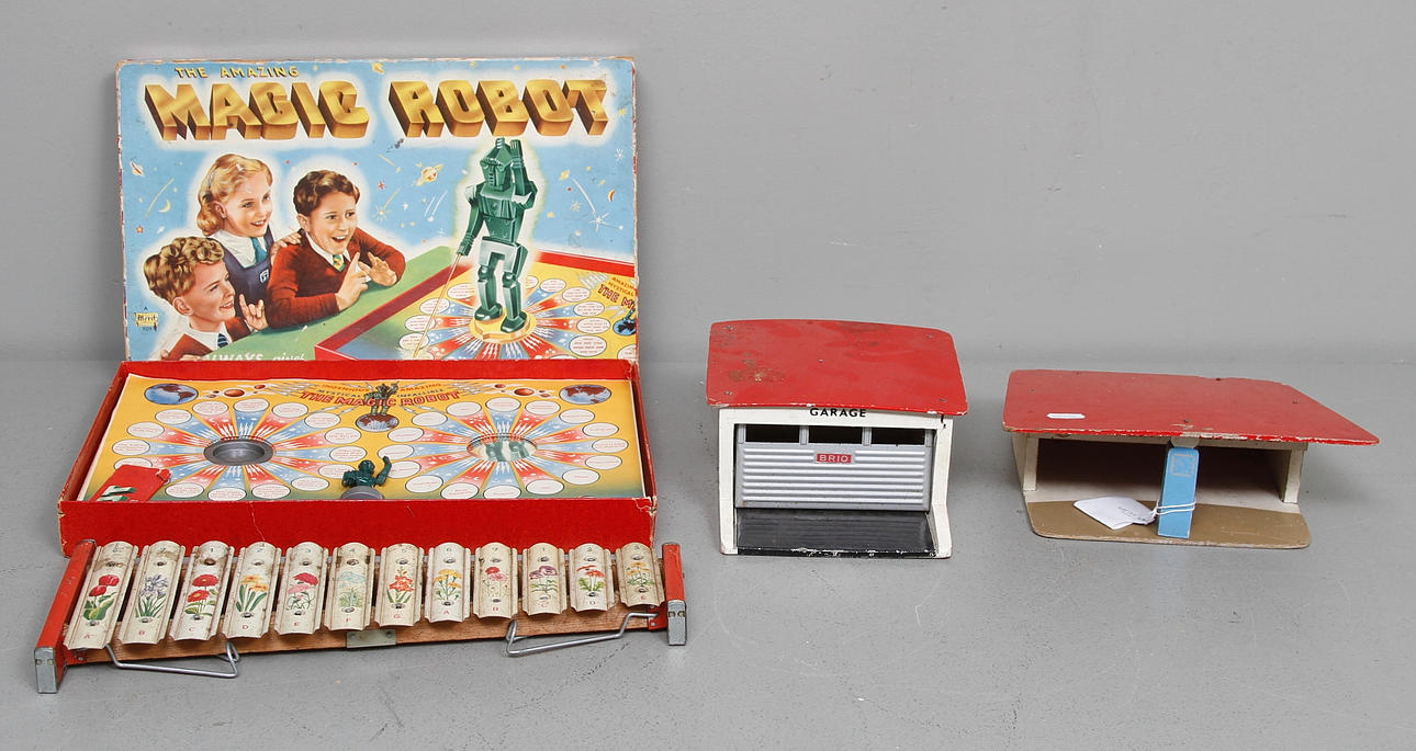 LEKSAKER, 4 st, bland annat BRIO, omkring 1900-talets mitt.