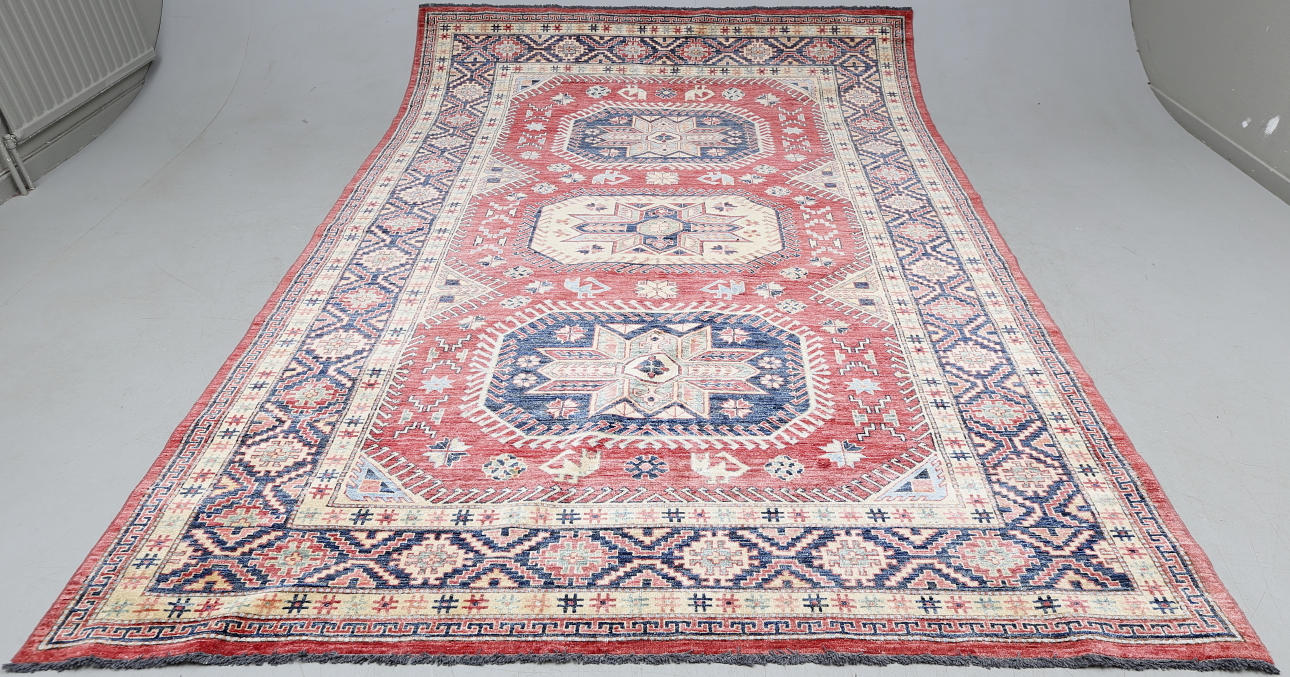 MATTA, orientalisk, ca. 317x217 cm.