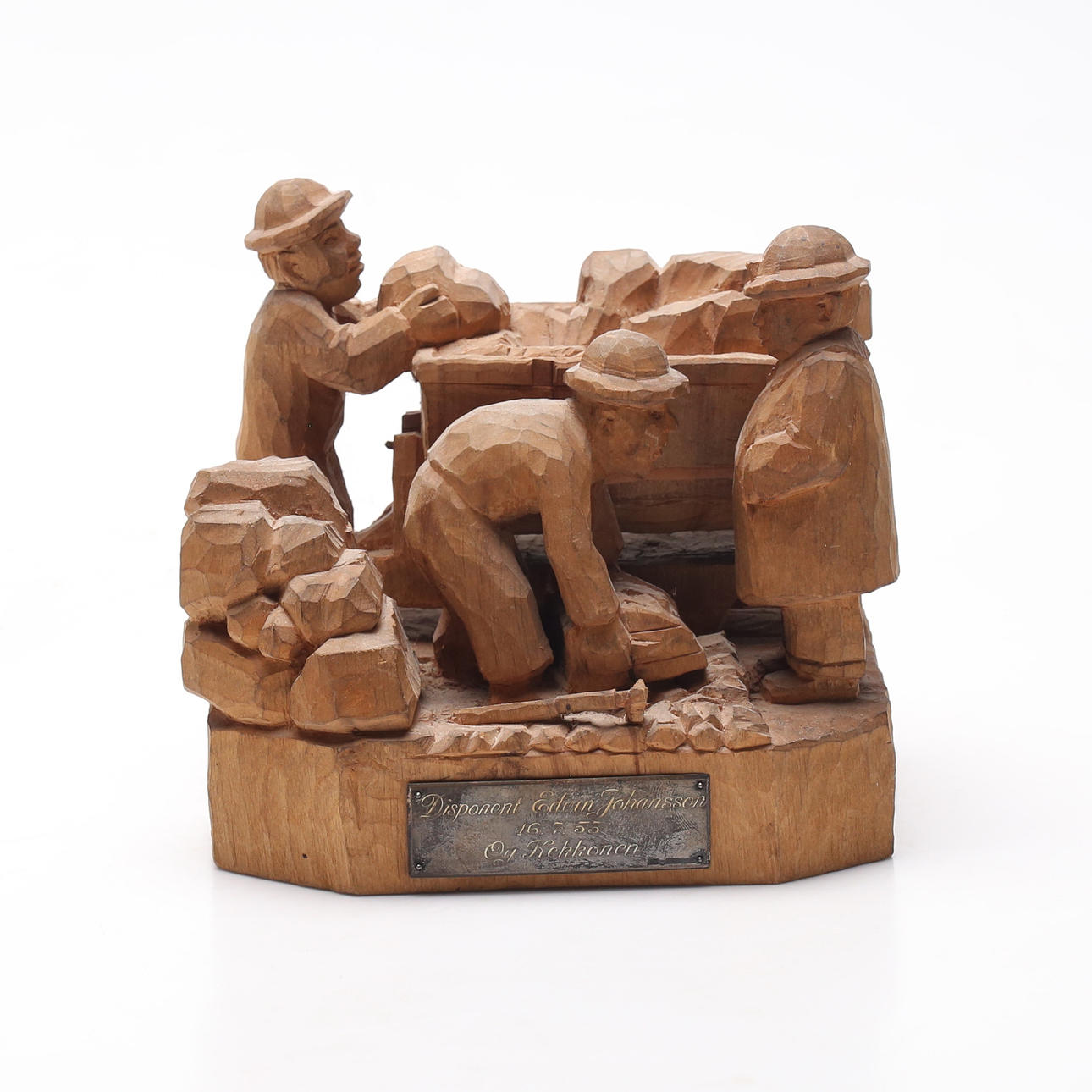 OIDENTIFIERAD KONSTNÄR. Träskulptur signerad A. Kavén.