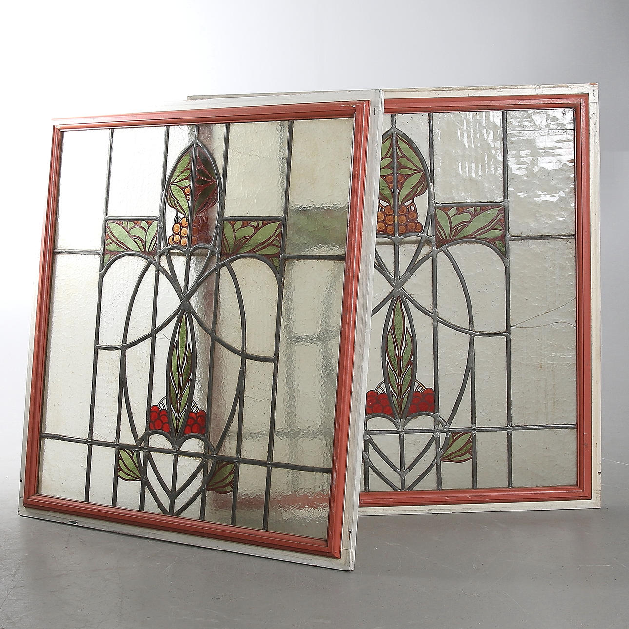 BLYGLASFÖNSTER, ett par, Jugend. 1900-talets början.