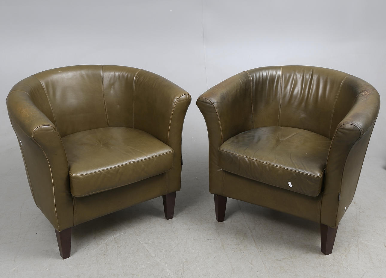 CLUBFÅTÖLJER, ett par, Furninova.