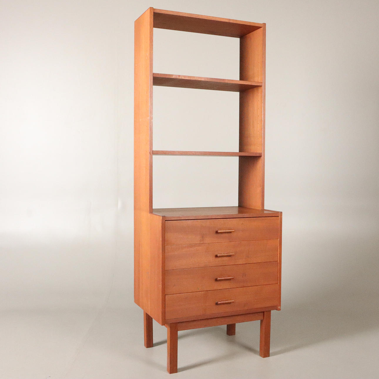 HYLLA, teak 1900-talets mitt.