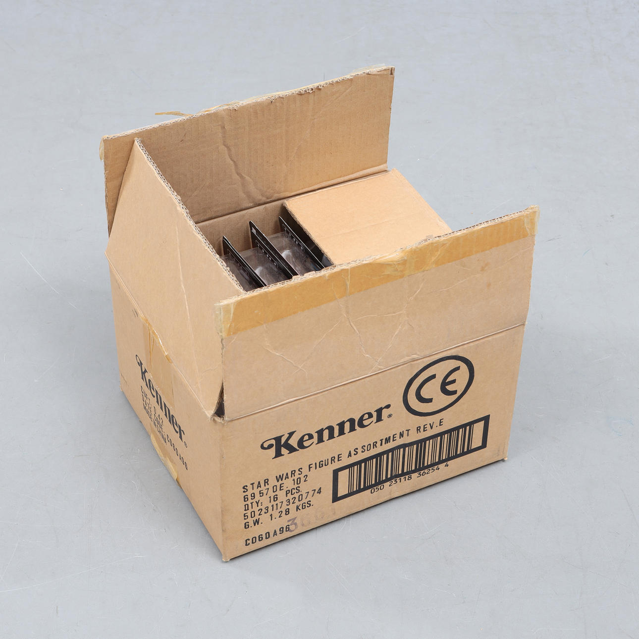 KENNER STAR WARS ca 16 figurer i originalförpackning.