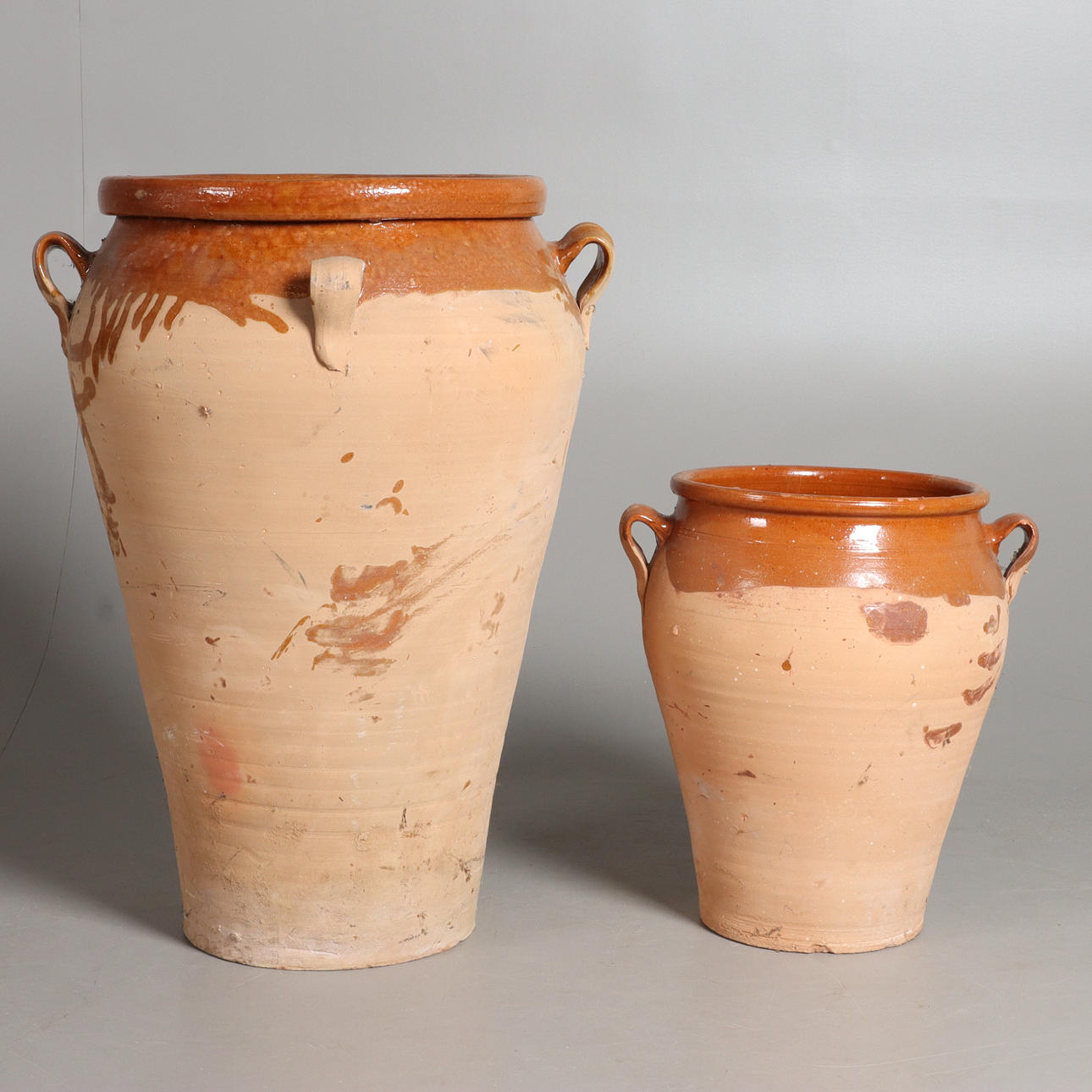 TÖPFE 2 Stück, Terrakotta, teilweise glasiert.