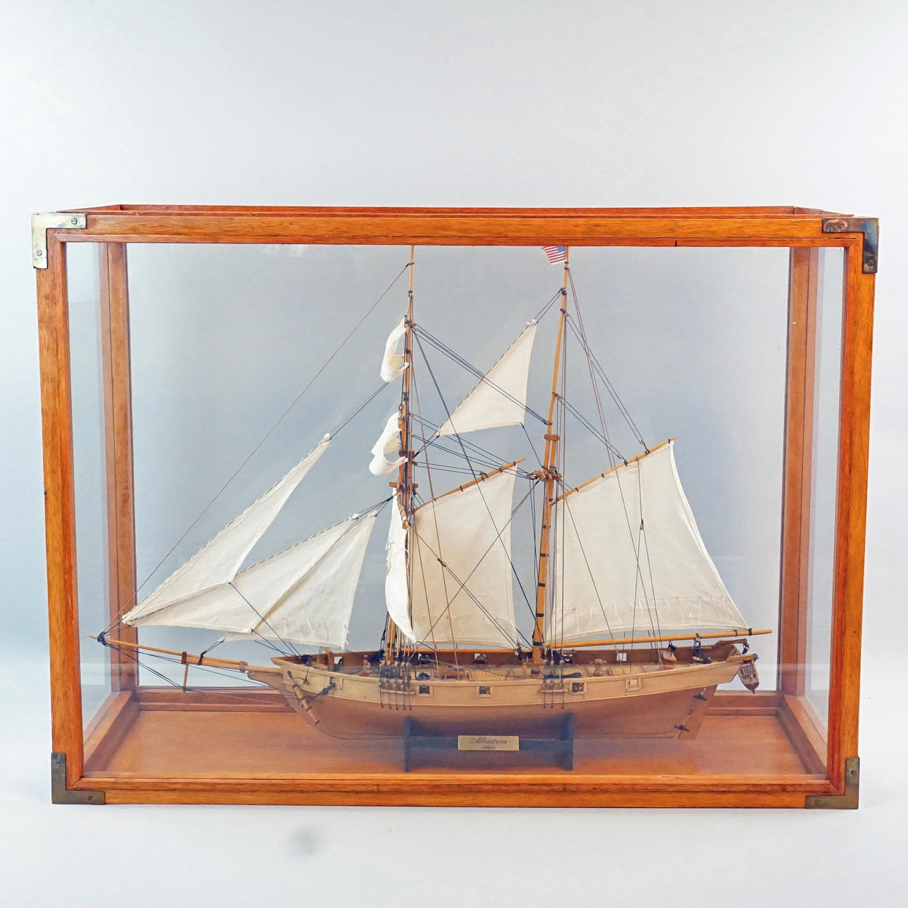 MODELLSCHIFF, in Vitrine, „Albatros 1840“.