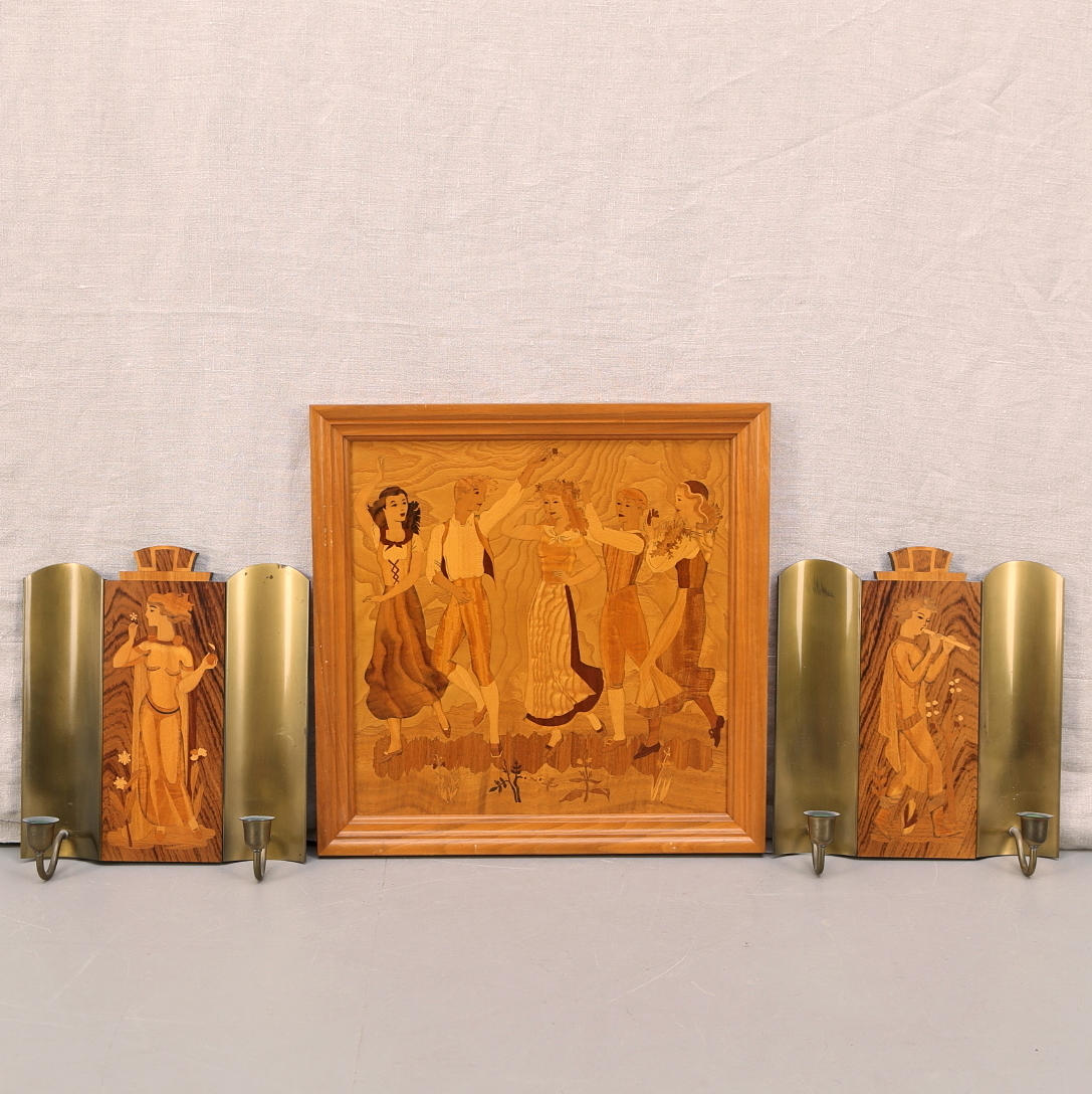 MJÖLBY INTARSIA, ljuslampetter ett par, Intarsiatavla "Kom liljor och akvileja", 1930-tal.