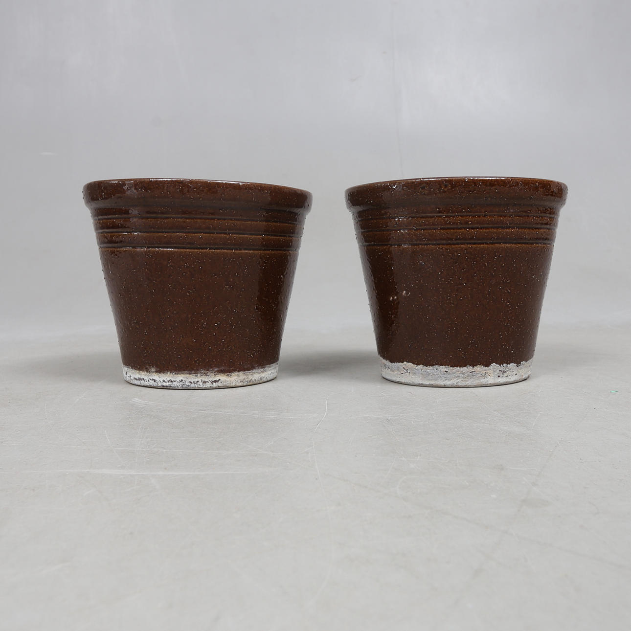 YTTERFODER, ett par, keramik.