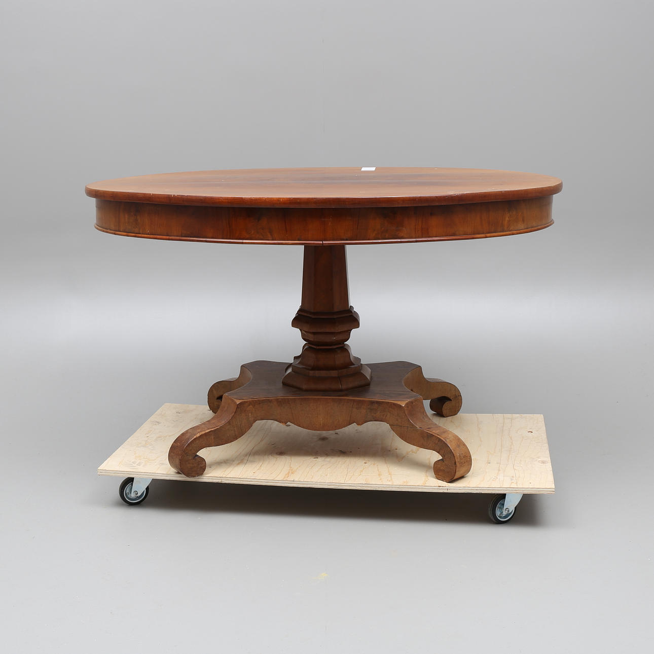 SALONGSBORD, omkring 1800-talets mitt.