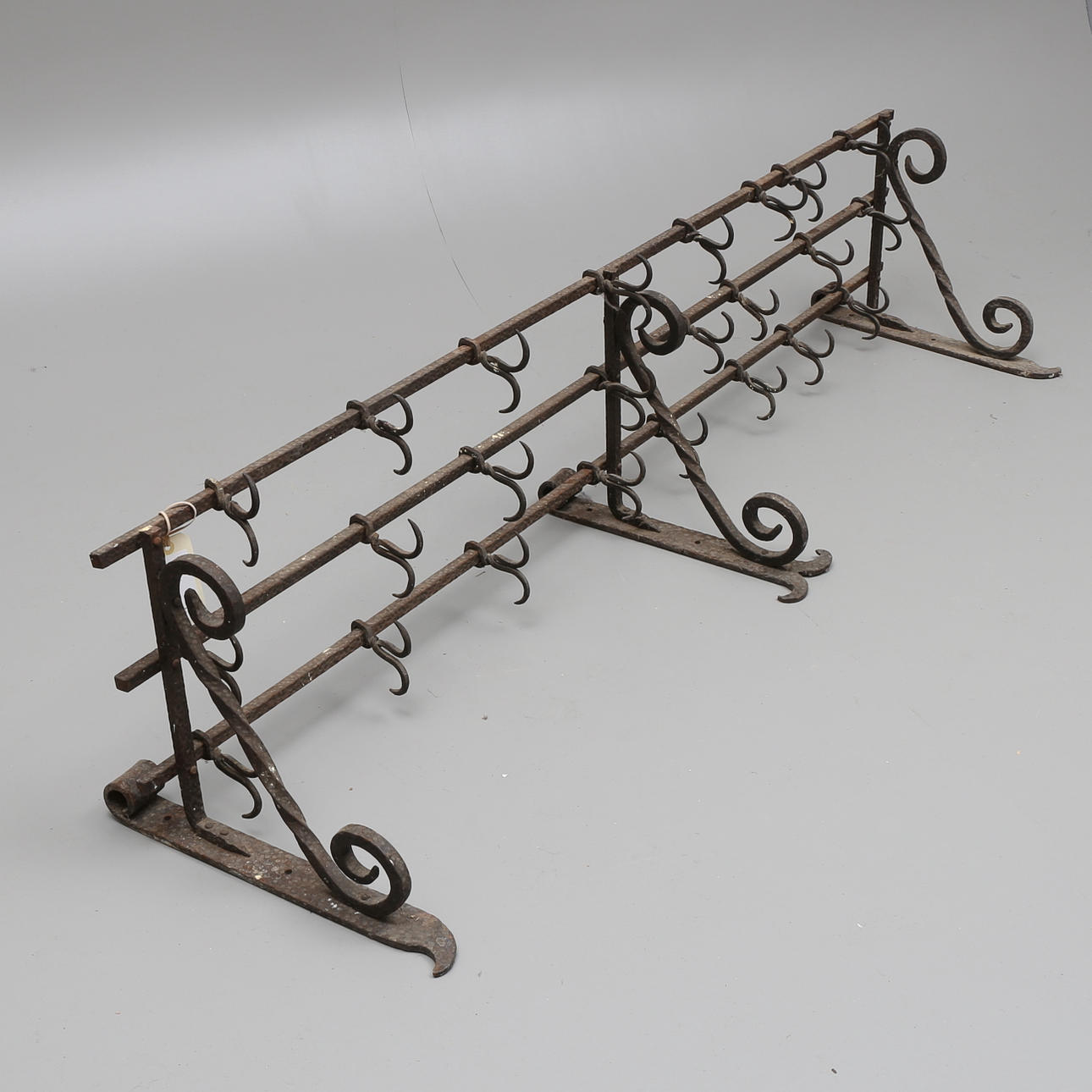 HATTHYLLA, smide, 1900-talets första hälft.