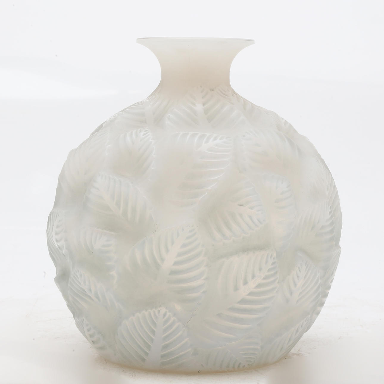 RENÉ LALIQUE. "Ormeaux" vase.