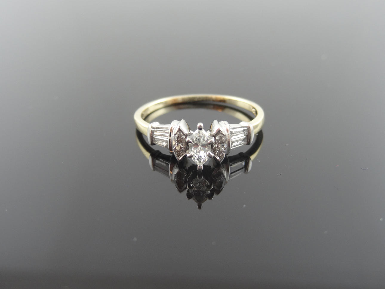 MARQUE TRILOGY diamantring 0,59cts.