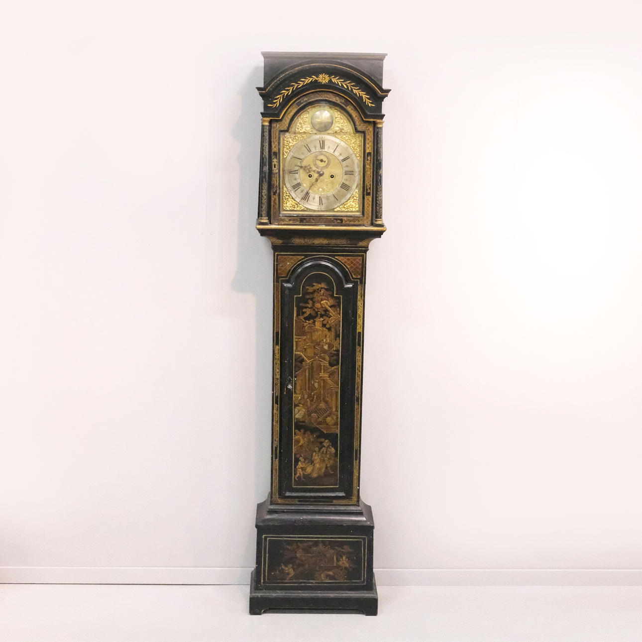 FLOOR CLOCK, CHINISING GILT DECOR, 18th/19th CENTURY.