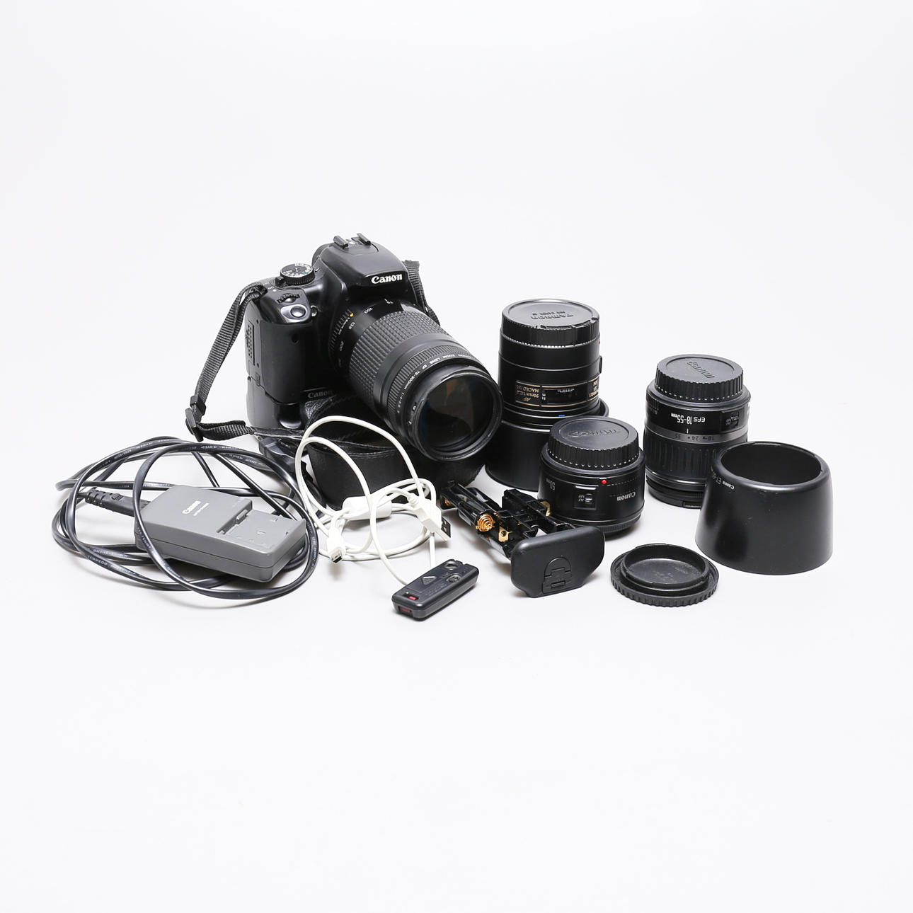 KAMERA, Canon 400D und Objektiv.