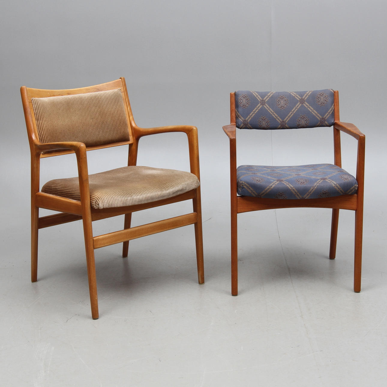 KARMSTOLAR, 2 st, 1900-talets andra hälft.